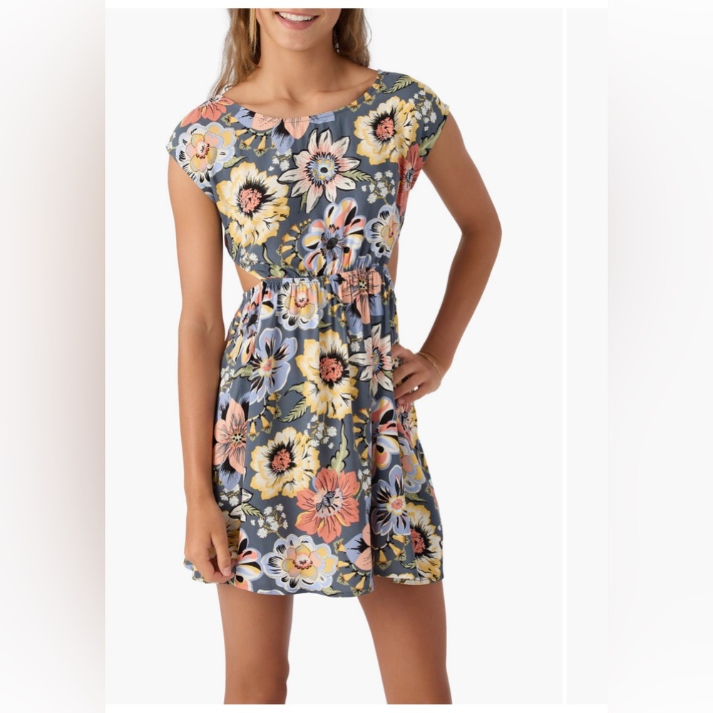 Girl’s Floral Cutout Dress - Picture 3 of 3